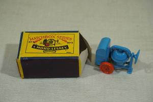 lot 77 image: Vintage Lesney Matchbox 3A Cement Mixer with Original Box