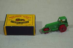 lot 82 image: Vintage Lesney Matchbox No 1D Road Roller with Original Box