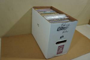 lot 108 image: Short Box of Comic Books - Assorted