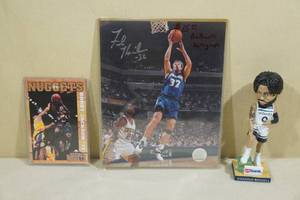 lot 132 image: Bobby Jackson Signed Card, Fred Hoiberg Picture, DAngelo Russell Bobblehead