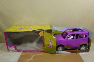 lot 157 image: Barbie Sweet Orchard Farm Car Set