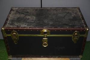 lot 204 image: Large Chest