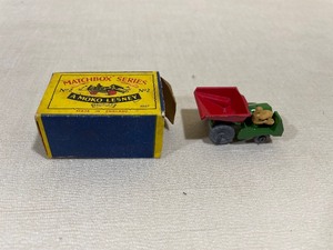 lot 81 image: Vintage Lesney Matchbox No 2B Muir Hill Dumper with Original Box
