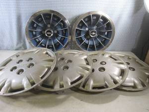 (RM4) Set of 4 and a Pair of Vintage Hub Caps
