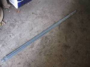 (UD1) Bundle of 13 Threaded Rod 38 x 4 ft