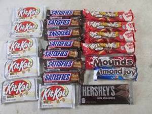 (B-1) 20 Assorted Candy Bars Past Date
