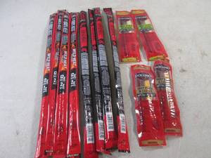 (EC2) 12 Assorted Jack Links Beef Snacks Out of Date