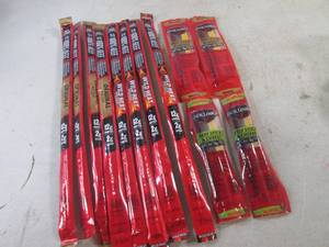 (EC2) 12 Assorted Jack Links Beef Snacks Out of Date