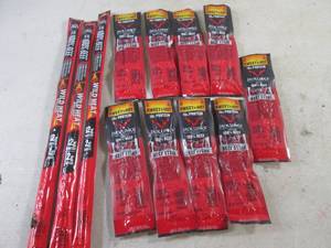(EC2) 12 Assorted Jack Links Beef Snacks Out of Date