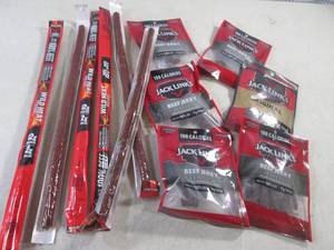 (EC2) 12 Assorted Jack Links Past Date
