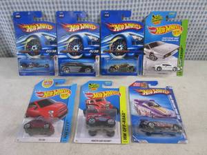 (EC1) Assorted Hot Wheels in Packaging