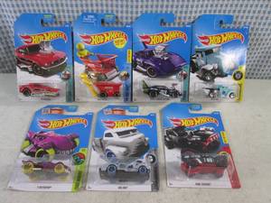 (EC1) Assorted Hot Wheels in Packaging