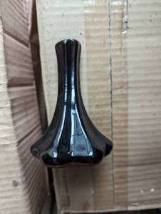 Lot of boxes each containing 6 new vases