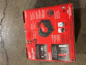 Milwaukee M12 12-Volt Lithium-Ion Cordless Green 125 ft. Cross Line and Plumb Points Laser Level (Tool-Only) Customer Returns See Pictures