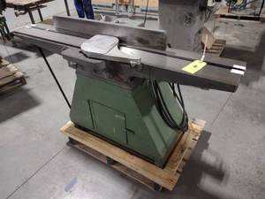 lot 4 image: Delta 8 Heavy Duty Jointer, 34 hp...
