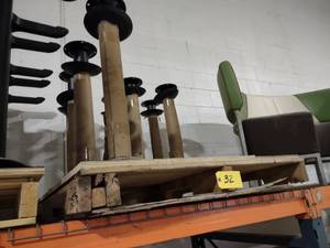 lot 32 image: (8) 27 12 Table Pedestals...