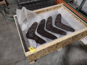lot 67 image: Approx. (36) Boomerang Sampler Plat...