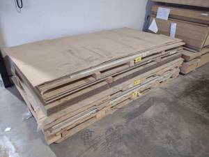 lot 82 image: Assorted 14 Clear Plexiglass on (2...