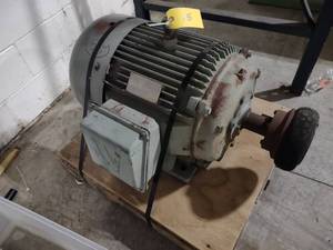 lot 15 image: Industrial Electric 60 hp. Electric...