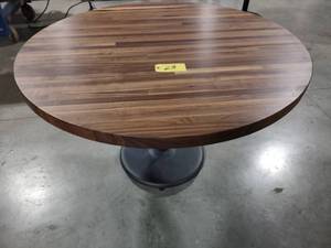 lot 23 image: Black Walnut Butcher Block Oil Rubb...