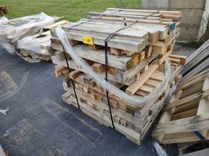 lot 180 image: Assorted Dunnage...