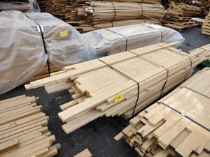 lot 186 image: Maple, 7 x 44, Approx. 350 bf...