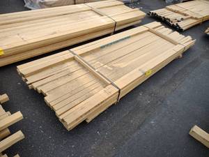 lot 191 image: Red oak, 8 x 44 & 64, Approx. 72...
