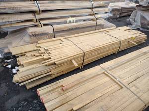 lot 194 image: White Oak, 8-12, Approx. 300 bf...
