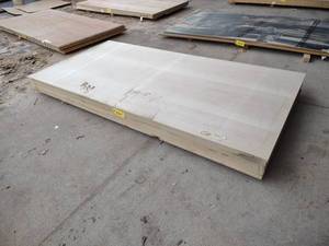 lot 224 image: Maple MDF 34 x 4 x 8...