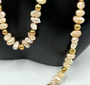 lot 22 image: Fine Freshwater Pearl Necklace