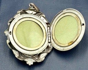 lot 26 image: Beautiful Marcasite Locket