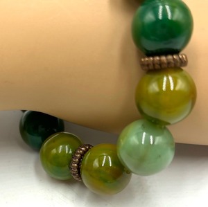 lot 30 image: Beautiful Beaded Bracelet