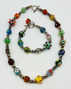 lot 35 image: Colorful and Fun Art Glass Beaded Necklace and Bracelet Set