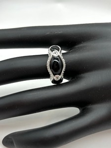 lot 50 image: Stunning Victoria Wieck Onyx Ring