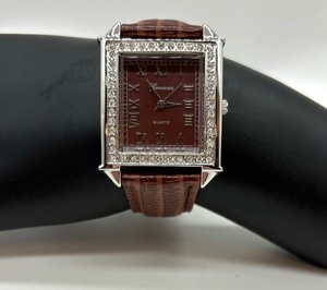 lot 74 image: Stylish Genevex Watch