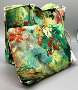 lot 61 image: Two Piece Floral Tote Style Handbag Set by Atenti
