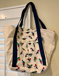 lot 93A image: Vera Bradley Today Birds Canvas Beach Tote