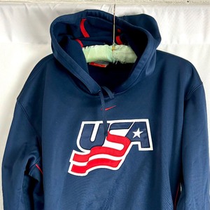 lot 109 image: USA Hockey Hooded Sweatshirt