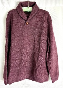 lot 113 image: Five Fine Mens Sweaters