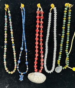 lot 135A image: 20 Brilliantly Beaded Necklaces
