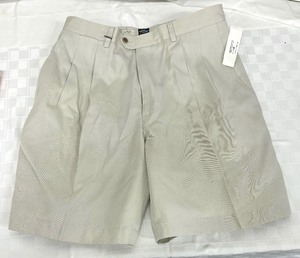 lot 189 image: Three Pairs of Mens Shorts by Callaway and Cutter & Buck
