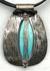 lot 177 image: Tempting Turquoise and Sterling Silver Necklace