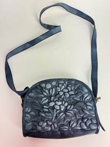 lot 60 image: Pretty Leather Embossed Handbag by Mo & Co Bags