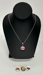 lot 195 image: Minnesota Sports Team Sterling Silver Snap Necklace