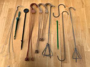 lot 51 image: Large Quantity Assorted Nurseryt Plant Hangers