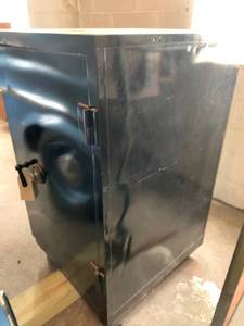 lot 24 image: Combination Safe