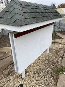 lot 56 image: 4 x 8 ft. Outdoor Sign with Roof