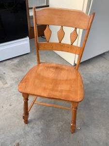 lot 97 image: Charming MCM Early American Dining Set