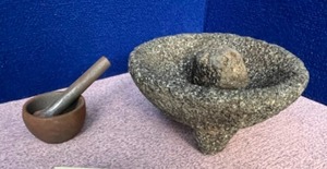 lot 15 image: Large Primitive Heavy Rough Stone Footed Pestle and Mortar - Small Heavy Cast Molocajete Pill Crusher Spice Grinder