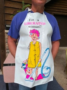 lot 30 image: Vintage Statement Character Apron Im a Liberated Woman Flexible Heavyweight Plastic